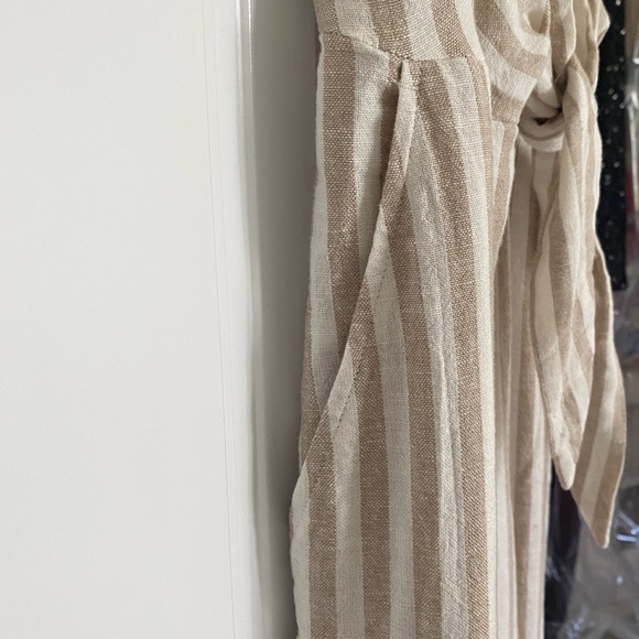 NWT Loft Outlet Tie Front Striped Linen Blend Tan & White Jumpsuit Size S - Picture 3 of 11